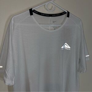 Nike DRI-FIT Trail Solar Chase Running Top DV9305-121 $65 - Size XL